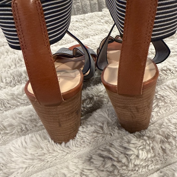 ⭐️ Sole Society Striped Chunky Heel Sandal ⭐️ - Picture 4 of 4